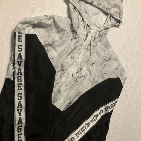 Ardene Marble and Black Sweater - Picture 2 of 3